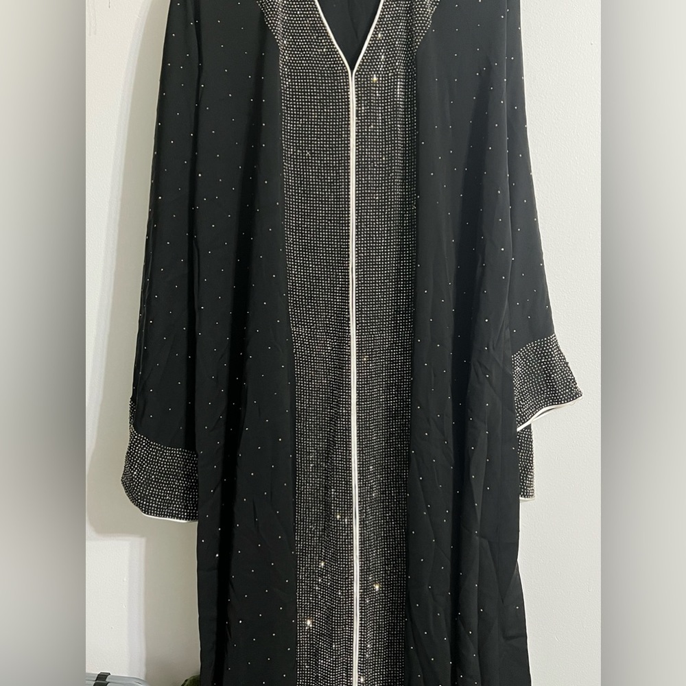 brand New Fancy Arabian black open abaya with a its matching scarf (size 2xl)